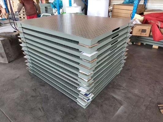 3T-5T Charge nominale Échelle de plancher en acier léger 0,9x1,5 m Pour les applications industrielles