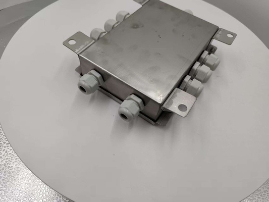 Boîte de jonction de signal de réglage analogique industriel standard en acier inoxydable 8 fils pour poids de camion 3x18m